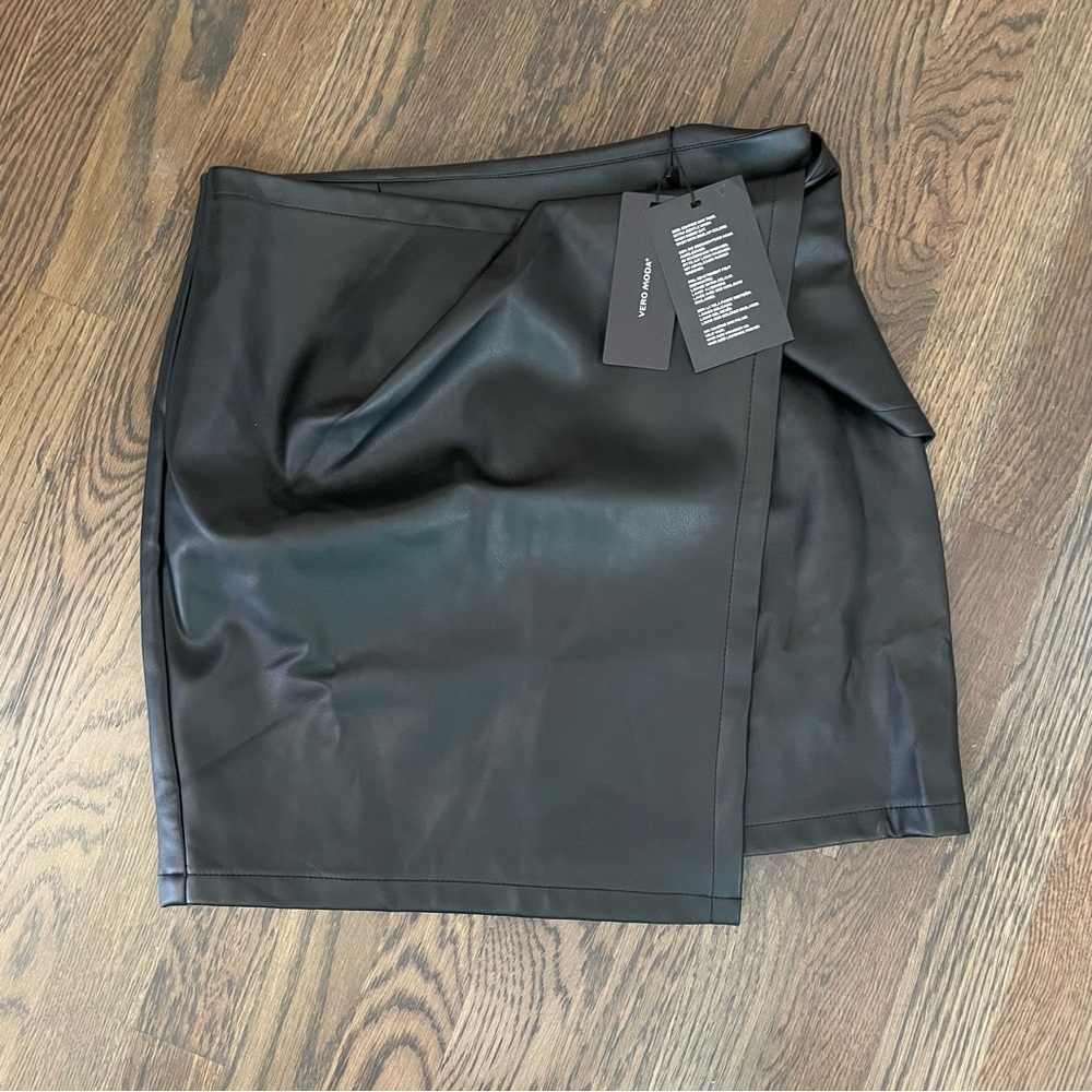 Vero Moda Faux Leather Asymmetrical Mini Skirt, M